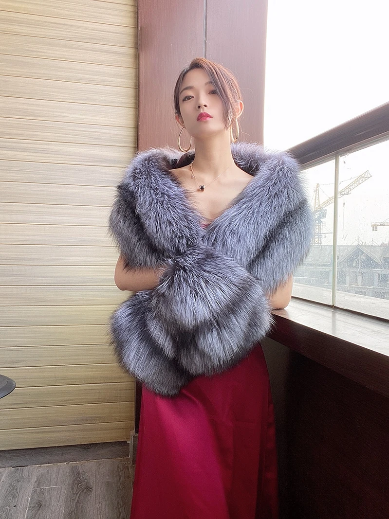 Genuine Natural Fox Fur Scarf Shawl Winter Warm Luxury Real Fur Collar Women Neck Decorate Whole Skin Silver Fox Scarves Wraps
Genuine Natural Fox Fur Scarf Shawl Winter Warm Luxury Real Fur Collar Women Neck Decorate Whole Skin Silver Fox Scarves Wraps
