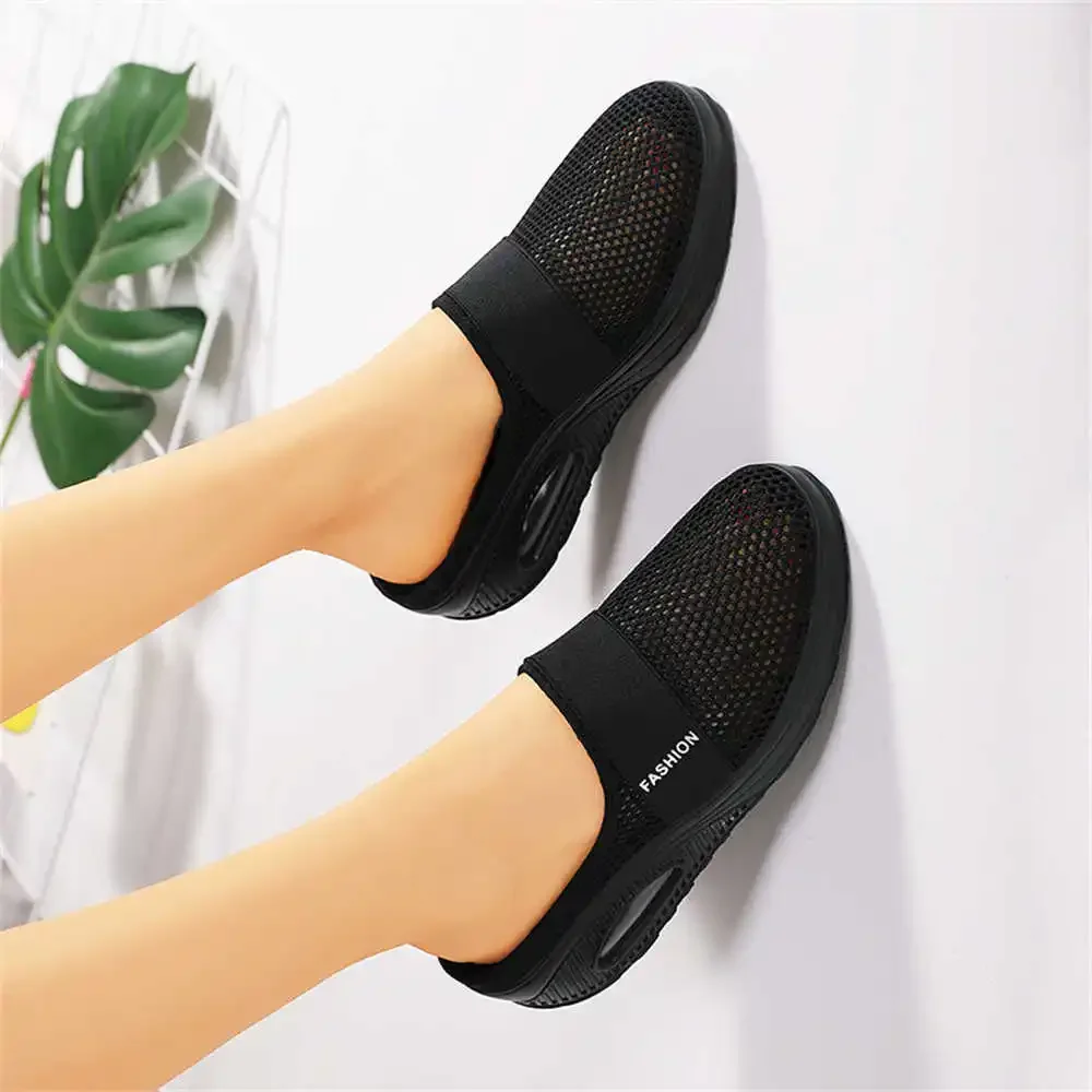 Женские кроссовки на платформе 35-40, фиолетовые, для ходьбы, Роскошные, спортивные, шарф, черные, доступная цена
Женские кроссовки на платформе 35-40, фиолетовые, для ходьбы, Роскошные, спортивные, шарф, черные, доступная цена