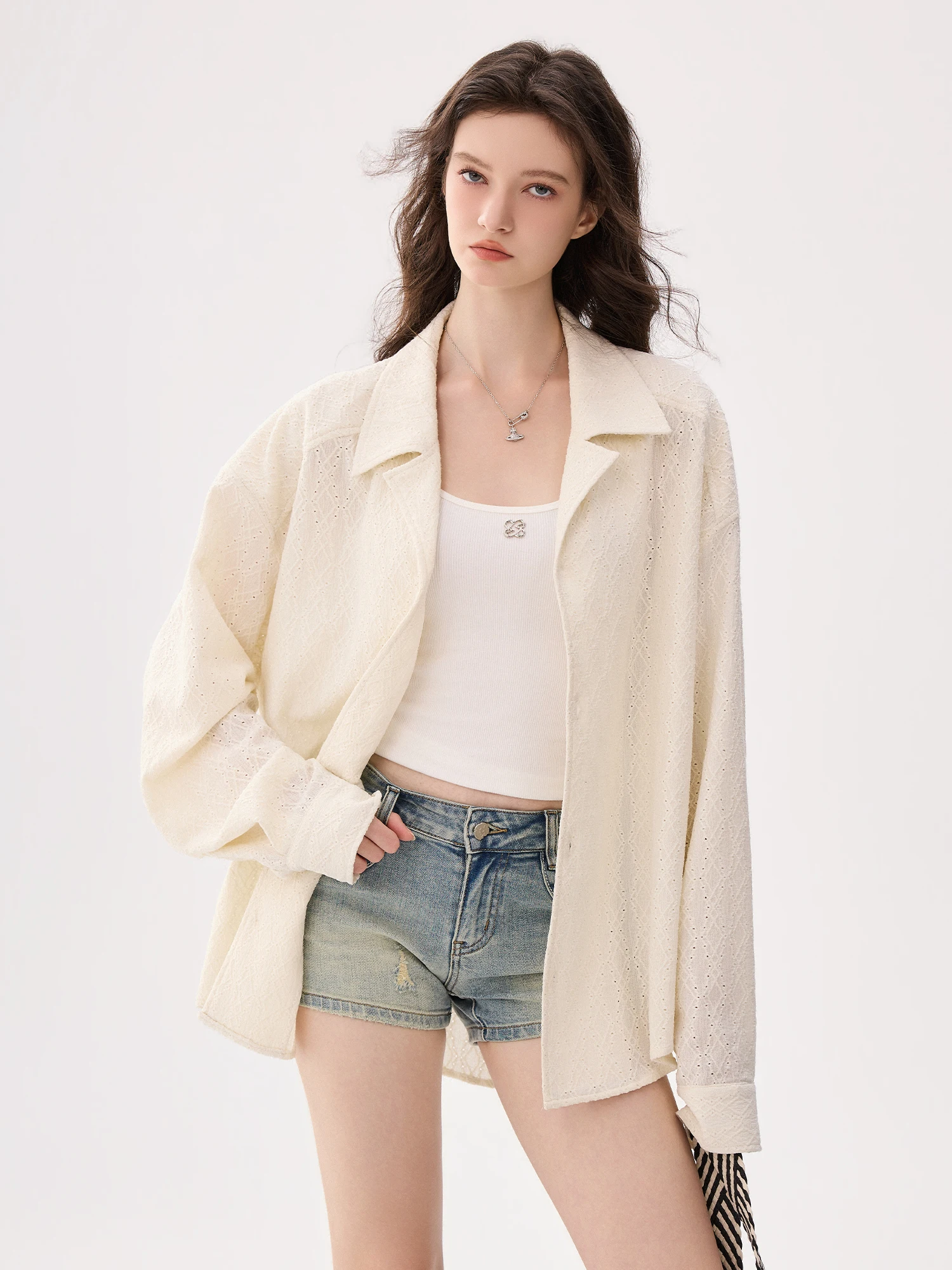 Chicerro Sicilian Early Spring Hollow out Suit Collar Long Sleeve Women's Fashionable Top Versatile Cleanfit Loose Fit Shirt
Chicerro Sicilian Early Spring Hollow out Suit Collar Long Sleeve Women's Fashionable Top Versatile Cleanfit Loose Fit Shirt