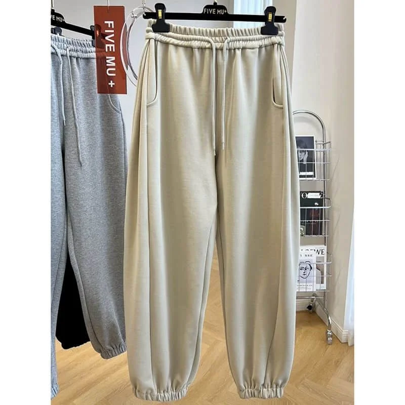 Harem Pants Women Large Size Sporty Sweatpants Korean Style Casual Drawstring Elastic Waist Baggy Trousers Streetwear Clothing
Harem Pants Women Large Size Sporty Sweatpants Korean Style Casual Drawstring Elastic Waist Baggy Trousers Streetwear Clothing