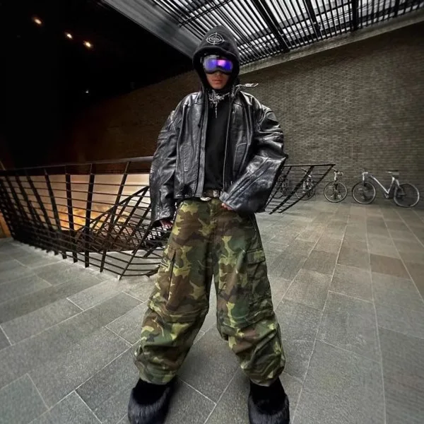 Loose Fit Wide Leg Camo Jeans M65 Style Two Wear Pants with Removable Overalls Multi Pocket
Loose Fit Wide Leg Camo Jeans M65 Style Two Wear Pants with Removable Overalls Multi Pocket