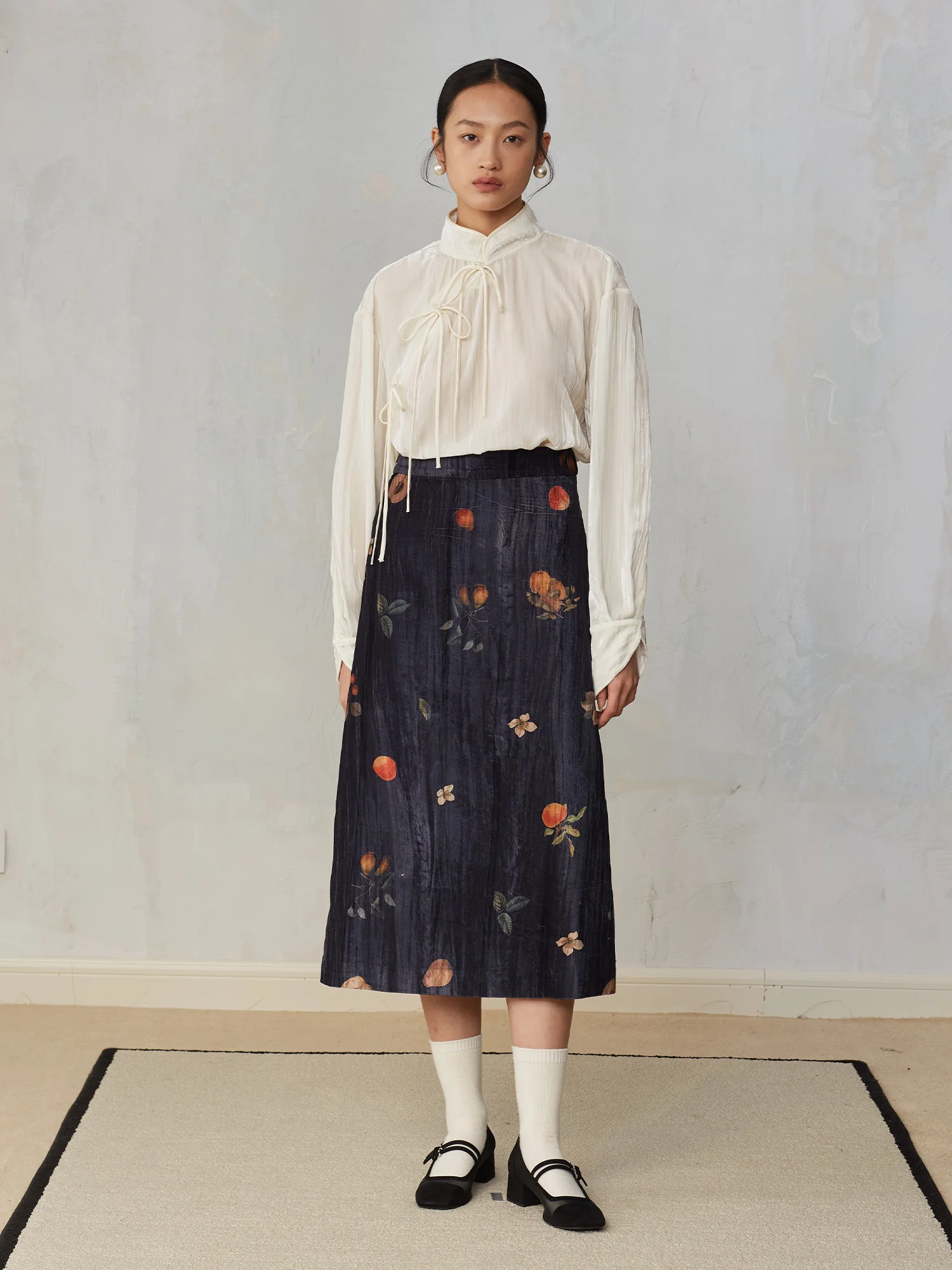 Новый комплект юбок PBlueDot с бархатной текстурой и фруктовым принтом в китайском стиле, удобный для повседневной носки, женский комплект юбок А-силуэта
Новый комплект юбок PBlueDot с бархатной текстурой и фруктовым принтом в китайском стиле, удобный для повседневной носки, женский комплект юбок А-силуэта