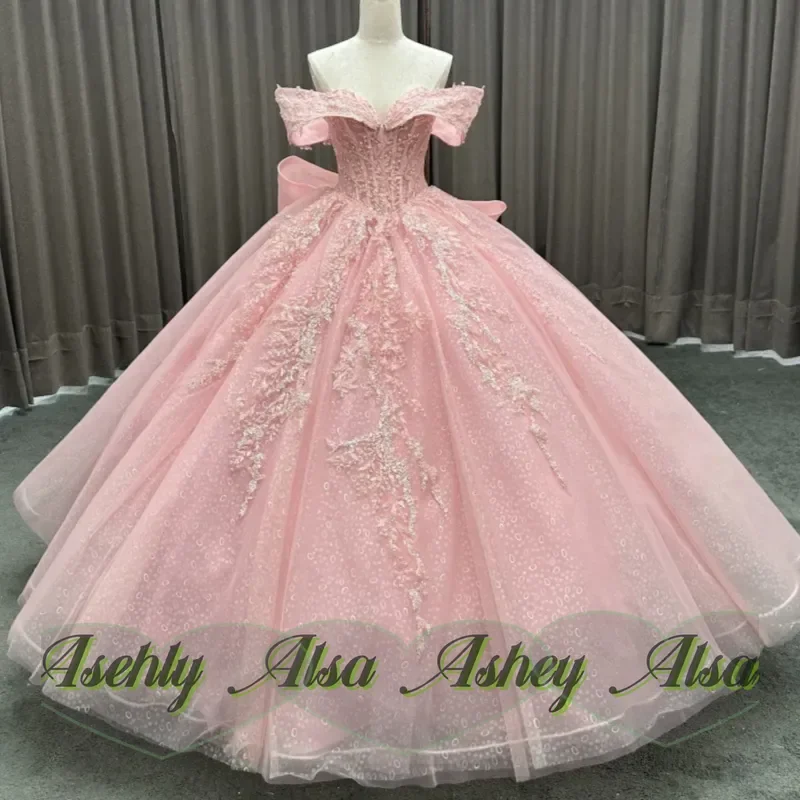 Pink Shiny Princess Quinceanera Dresses Off Shoulder Beading Crystal Tull Corset Sweet 16 Dress Ball Gown Vestidos 15 De Anos
Pink Shiny Princess Quinceanera Dresses Off Shoulder Beading Crystal Tull Corset Sweet 16 Dress Ball Gown Vestidos 15 De Anos