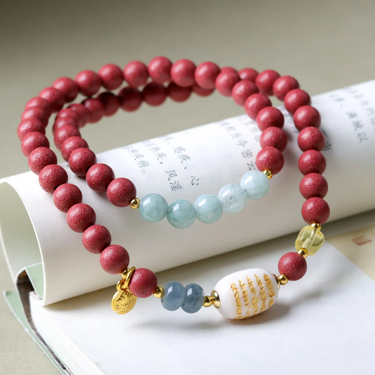 Браслеты ручной работы с двойной нитью, ароматными бусинами и резными узорами, в китайском стиле, молитвенные браслеты-чётки, подарки
Браслеты ручной работы с двойной нитью, ароматными бусинами и резными узорами, в китайском стиле, молитвенные браслеты-чётки, подарки