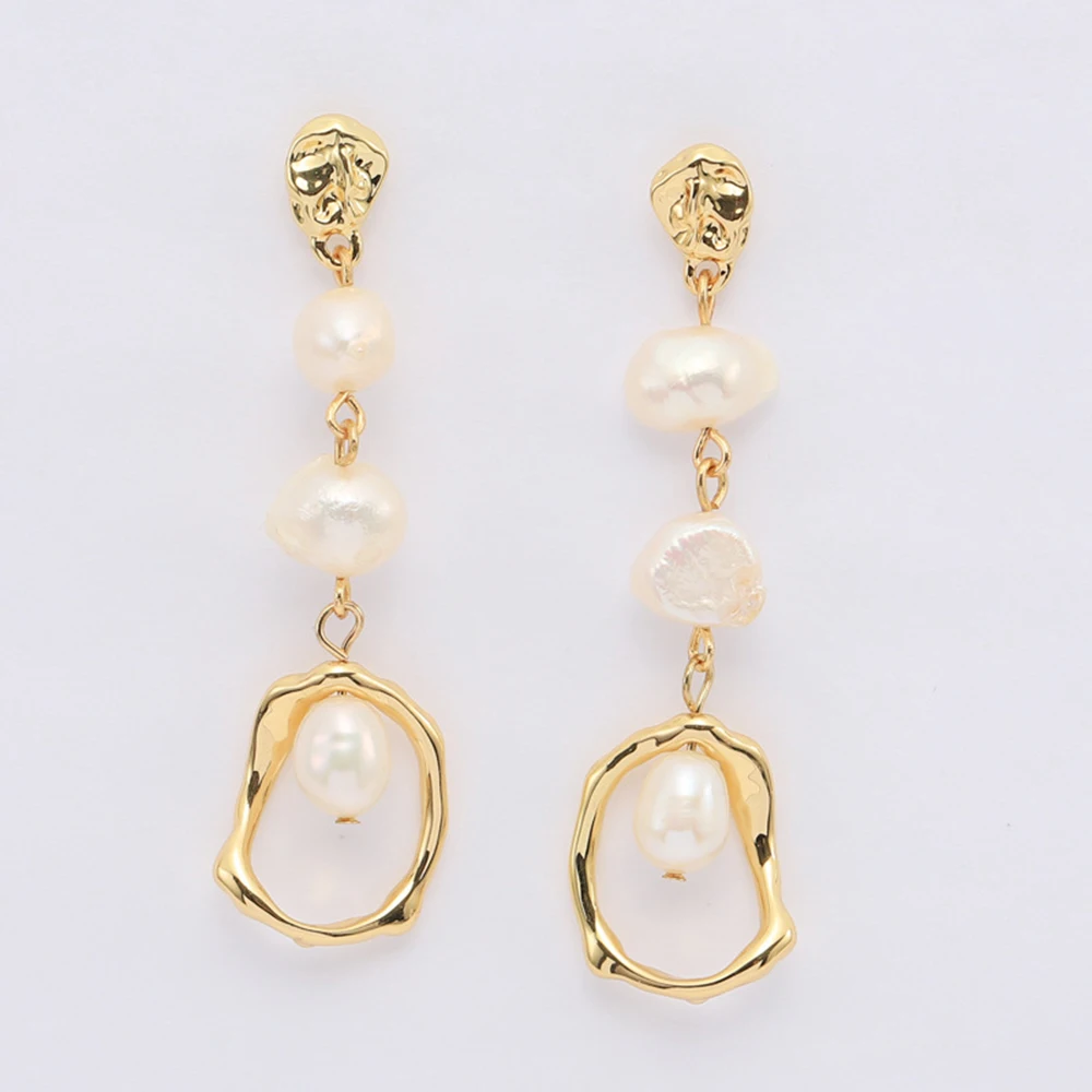 European And American Fashion Metal Golden Geometric Long Freshwater Pearl Drop Earring Silver Needle
European And American Fashion Metal Golden Geometric Long Freshwater Pearl Drop Earring Silver Needle