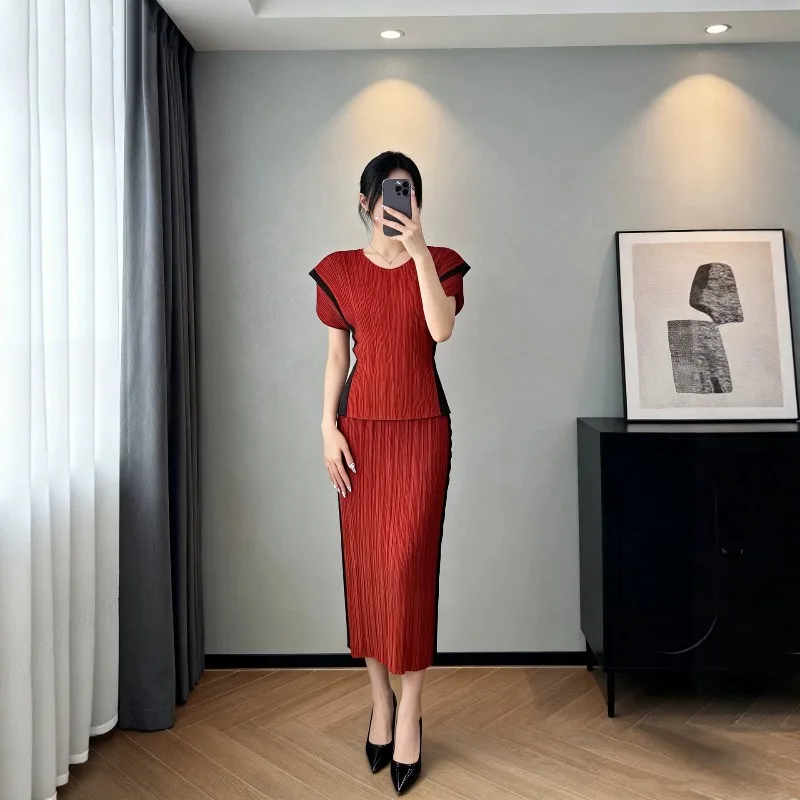 Miyake Pleated Skirt Set 2026 Summer New Color-Block Waist-Slim High-End Set Pleats 2-Piece Set Top Straight Mid-Length Skirt
Miyake Pleated Skirt Set 2026 Summer New Color-Block Waist-Slim High-End Set Pleats 2-Piece Set Top Straight Mid-Length Skirt