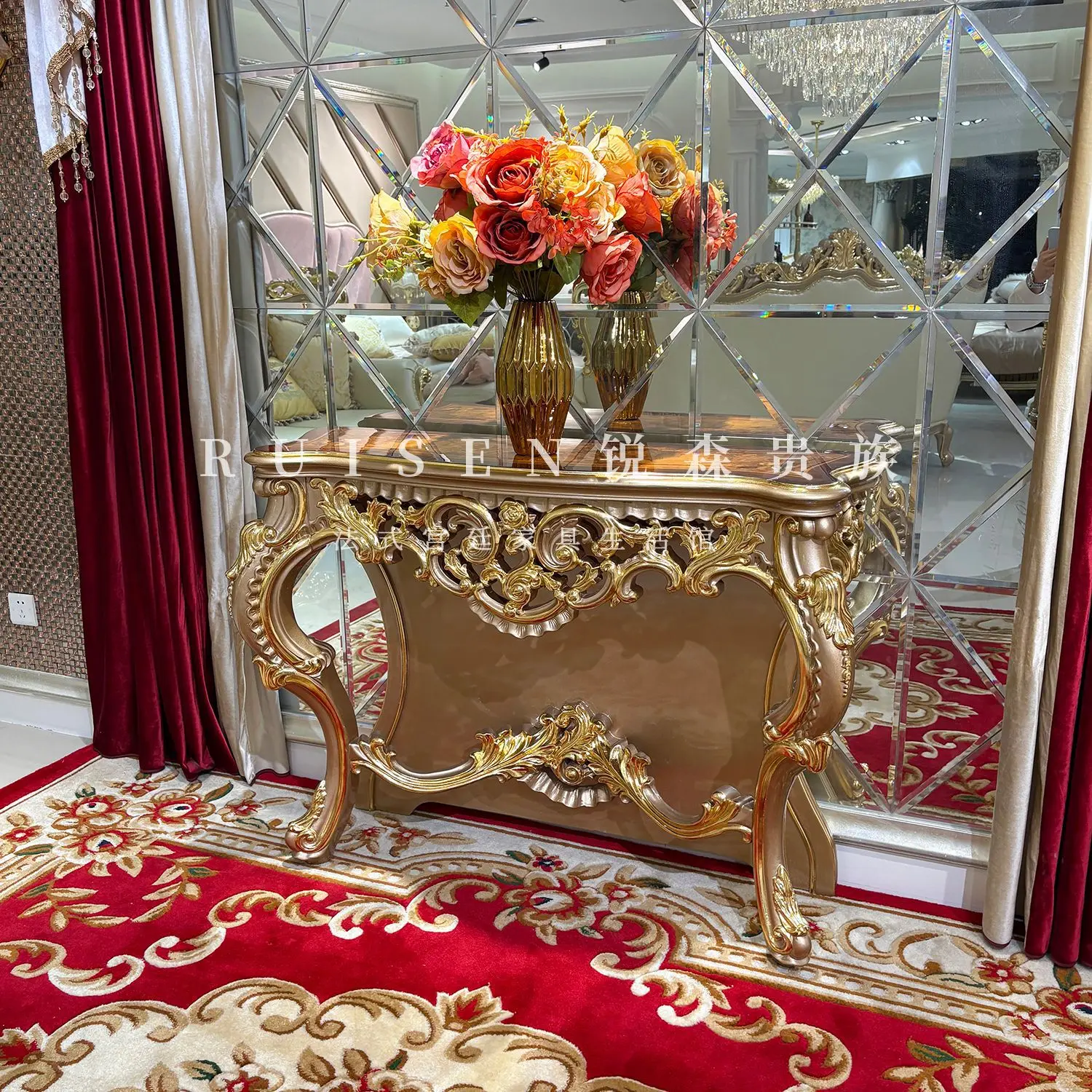 European solid wood carving flower decoration table, palace luxury villa veneer entrance table
European solid wood carving flower decoration table, palace luxury villa veneer entrance table