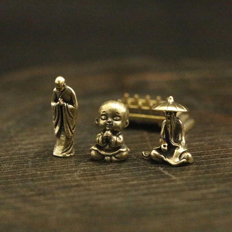 Creative Retro Mini Brass Fishing Old Man Miniature Figurine Offering Monk Small Statue Microscopic Copper Ornament
Creative Retro Mini Brass Fishing Old Man Miniature Figurine Offering Monk Small Statue Microscopic Copper Ornament