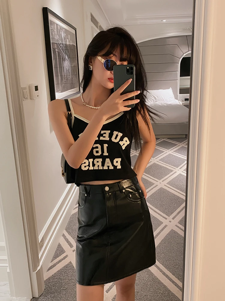 Женская майка Ruelle с V-образным вырезом, винтажная, спортивная, для ношения как нижнее или верхнее белье, облегающая, из смесовой хлопковой ткани, для повседневной носки, трендовая
Женская майка Ruelle с V-образным вырезом, винтажная, спортивная, для ношения как нижнее или верхнее белье, облегающая, из смесовой хлопковой ткани, для повседневной носки, трендовая