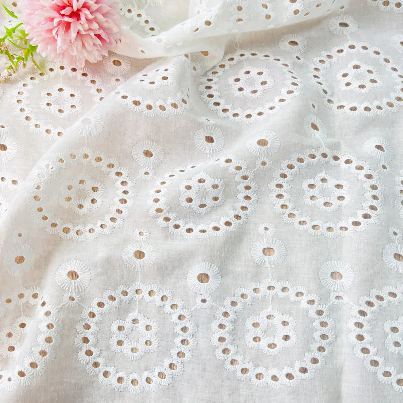 White Hollow Lace Embroidery Fabric 100% Cotton Embroidery Wedding Dress Fashion Dress Home Wear DIY Sewn Lace Fabric
White Hollow Lace Embroidery Fabric 100% Cotton Embroidery Wedding Dress Fashion Dress Home Wear DIY Sewn Lace Fabric