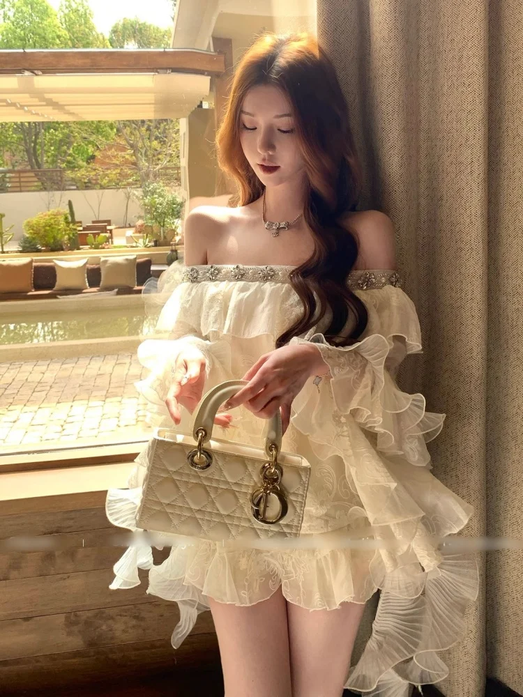 SMTHMA Высококачественный роскошный эластичный топ с вырезом на шее и вышивкой, комплект из двух предметов, женская летняя короткая юбка, комплект из 2 предметов
SMTHMA Высококачественный роскошный эластичный топ с вырезом на шее и вышивкой, комплект из двух предметов, женская летняя короткая юбка, комплект из 2 предметов