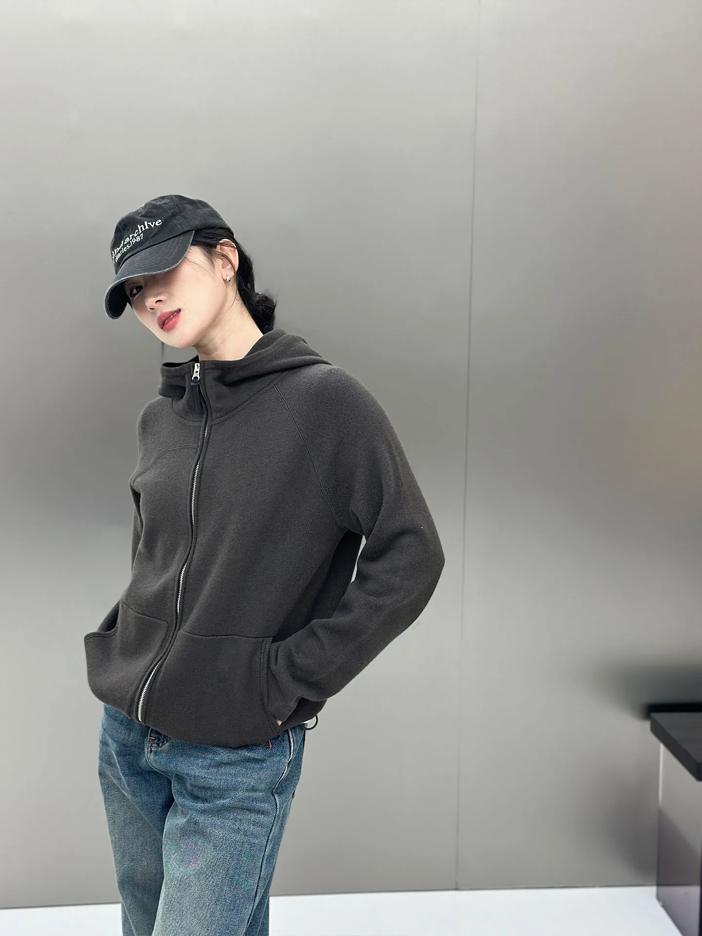 Warm Woolen Knitted High Collar Cardigan Women's Casual Leisure Zipper Hooded Sweater Pure Color Bodhl Brand Spring Autumn...
Warm Woolen Knitted High Collar Cardigan Women's Casual Leisure Zipper Hooded Sweater Pure Color Bodhl Brand Spring Autumn...