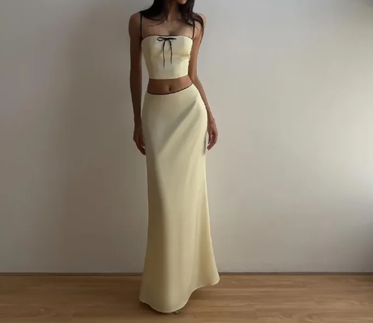 Women's Two-Piece Set Bow Camisole Temperament Over-The-Knee Maxi Skirt Set Fashionable Commuting Retro Skirt Set
Women's Two-Piece Set Bow Camisole Temperament Over-The-Knee Maxi Skirt Set Fashionable Commuting Retro Skirt Set