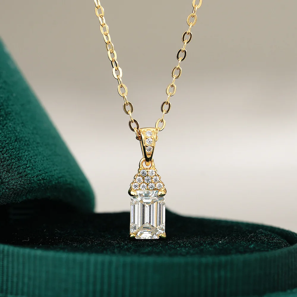 Rectangular Emerald Pendant for Women, 18K Gold Full Set Moissanite Necklace, Fashionable Platinum PT950 Collarbone Chain
Rectangular Emerald Pendant for Women, 18K Gold Full Set Moissanite Necklace, Fashionable Platinum PT950 Collarbone Chain