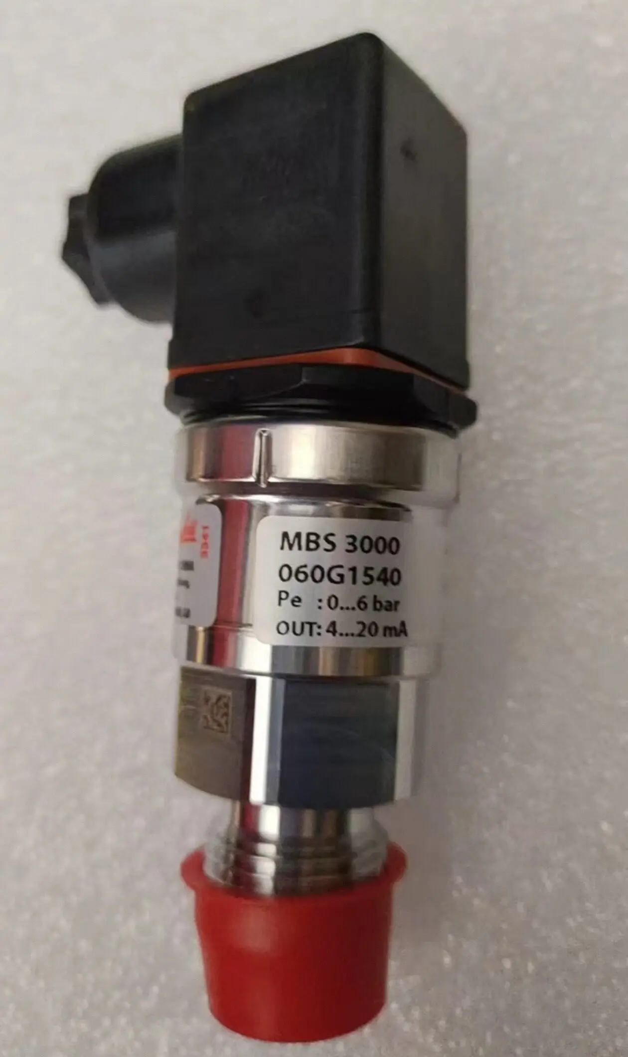 Model 060G1540 New Danfoss Pressure Sensor MBin stock
Model 060G1540 New Danfoss Pressure Sensor MBin stock