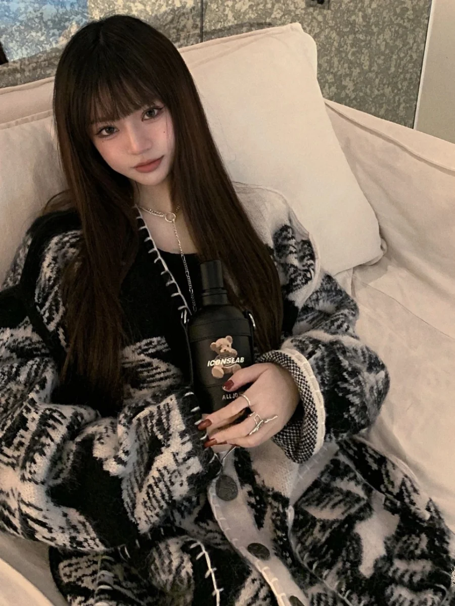 Кардиган оверсайз из трикотажа для женщин, свободный крой, осенне-зимняя верхняя одежда, с пуговицами на талии, модель Jaet
Кардиган оверсайз из трикотажа для женщин, свободный крой, осенне-зимняя верхняя одежда, с пуговицами на талии, модель Jaet