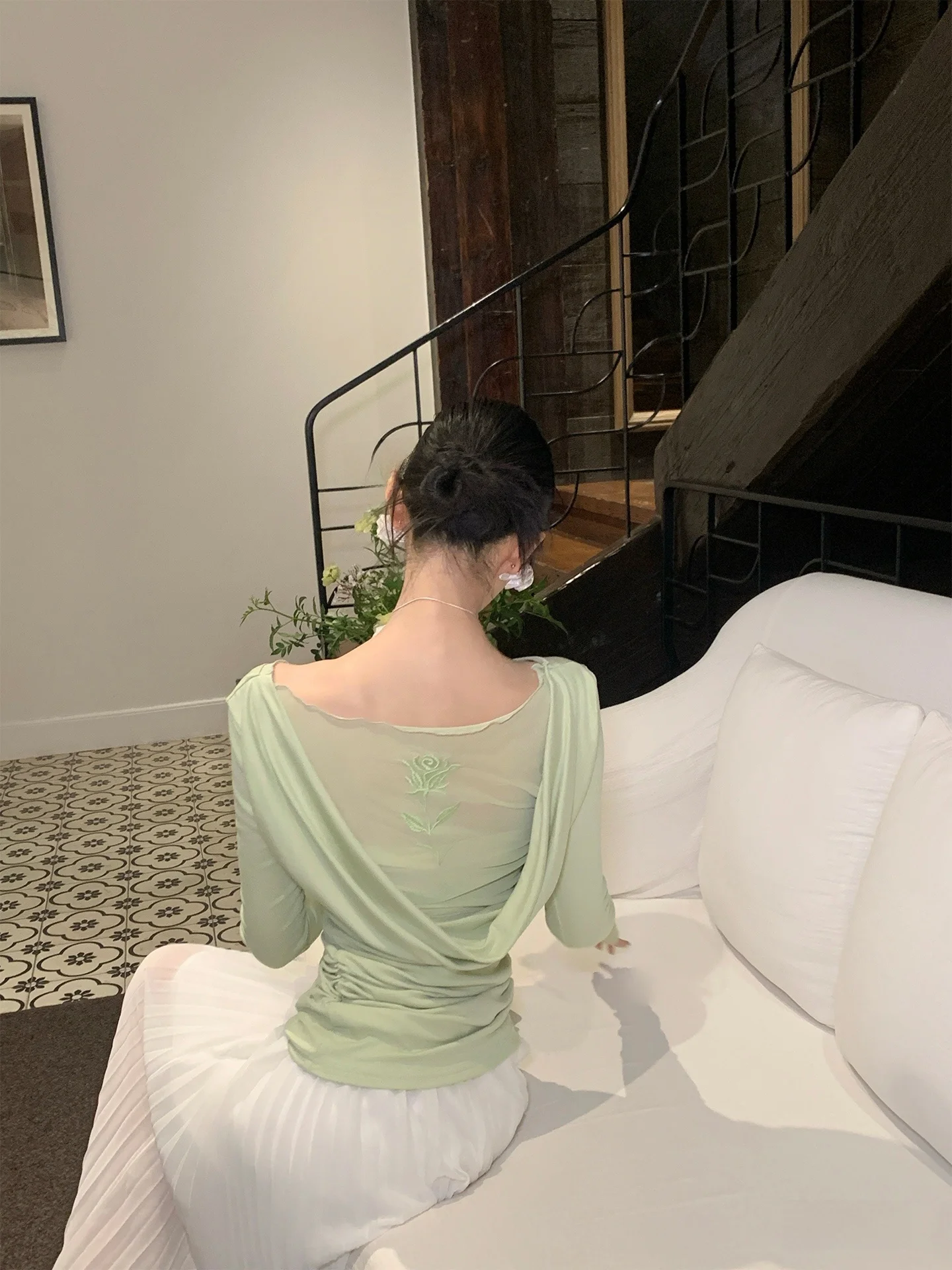 ALIN Rose Lace Splice Backless Embroidered Long Sleeve Women's T-shirt Base Shirt AL6MST10 Summer 2026 Cotton Polyester Blend
ALIN Rose Lace Splice Backless Embroidered Long Sleeve Women's T-shirt Base Shirt AL6MST10 Summer 2026 Cotton Polyester Blend