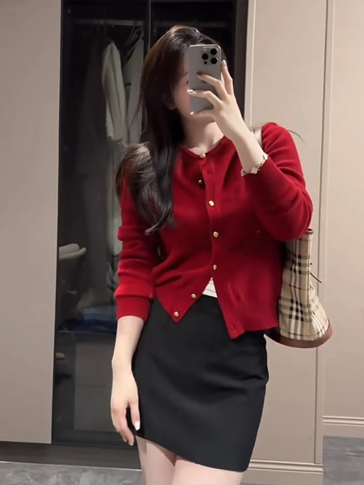 Ele Red Knitted Cardigan Women's Autumn Winter ort Sle Outerwear Lazy Aosphere New Year's Faion Ladies Sweater
Ele Red Knitted Cardigan Women's Autumn Winter ort Sle Outerwear Lazy Aosphere New Year's Faion Ladies Sweater