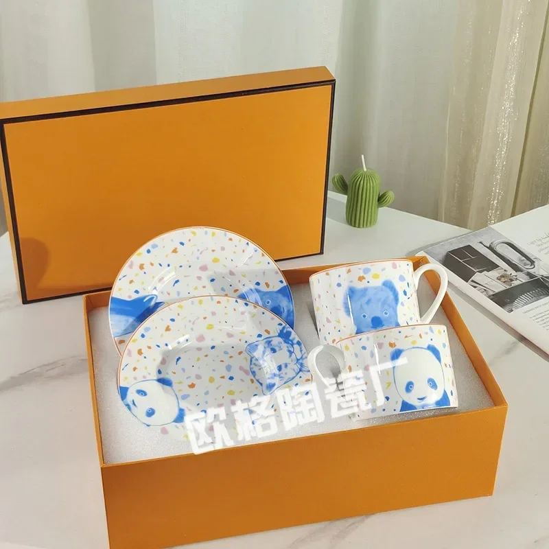 2025 Chic Afternoon Tea Essentials — 2 современных кофейных чашки и соответствующие тарелки в модной подарочной упаковке
2025 Chic Afternoon Tea Essentials — 2 современных кофейных чашки и соответствующие тарелки в модной подарочной упаковке