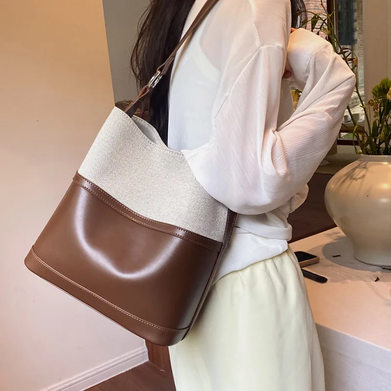2025 New Fashion Women Patchwork Bucket Bag Fashionable Commuter Underarm Single Shoulder Bag Korean Version Casual Handbags
2025 New Fashion Women Patchwork Bucket Bag Fashionable Commuter Underarm Single Shoulder Bag Korean Version Casual Handbags