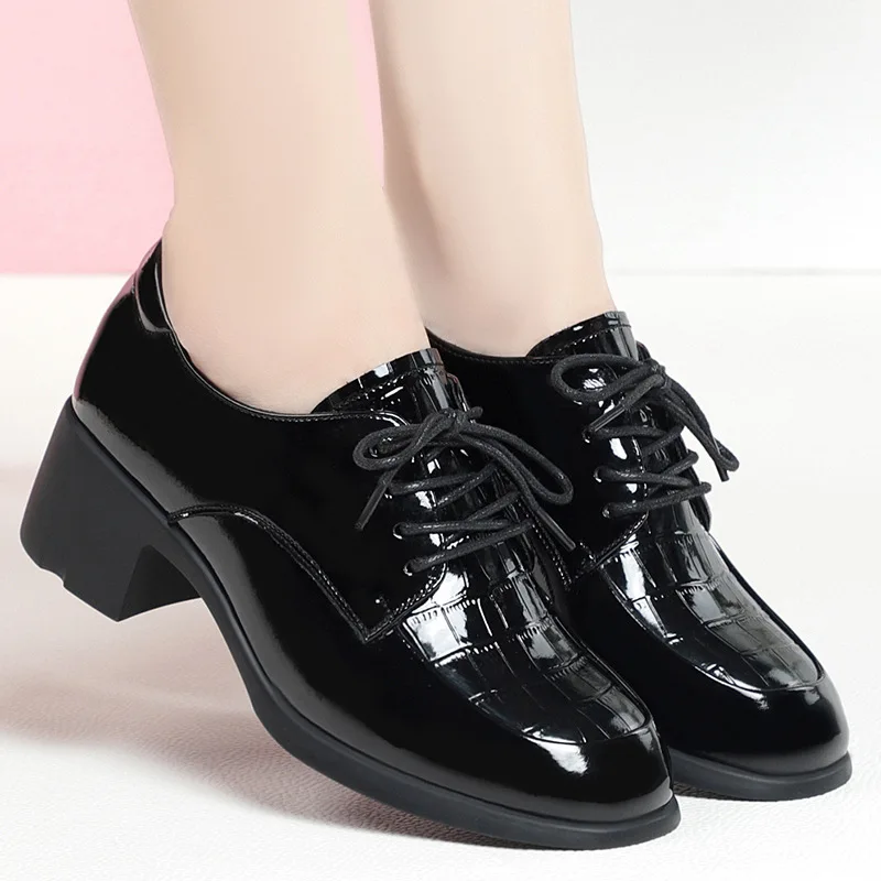 4cm Retro British Style Patent Leather Oxford Shoes Women 2025 Autumn Spring Square Heels Shoes Square Heel for Office Mom Daily
4cm Retro British Style Patent Leather Oxford Shoes Women 2025 Autumn Spring Square Heels Shoes Square Heel for Office Mom Daily
