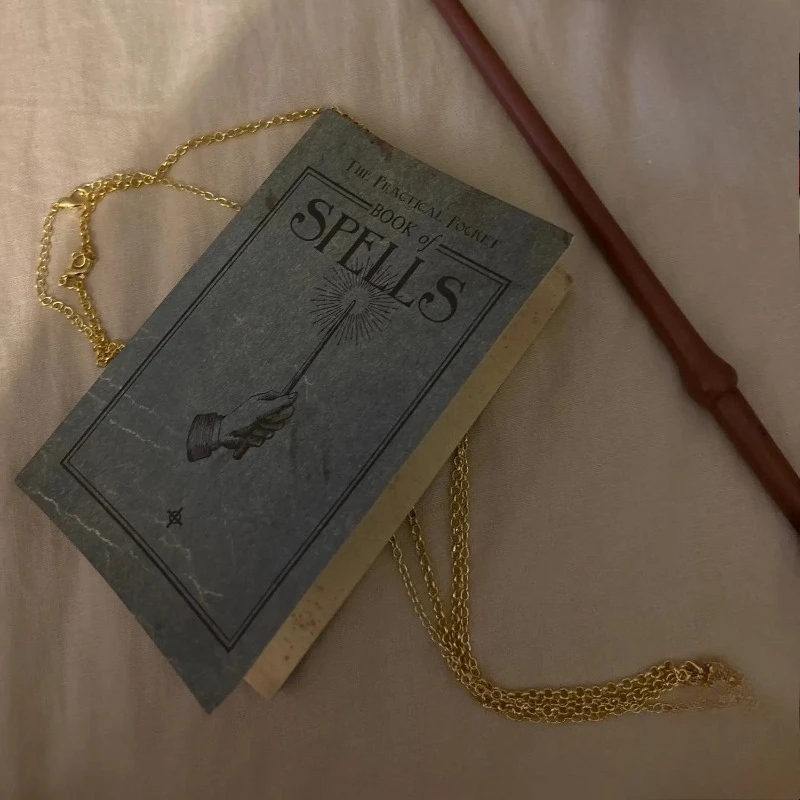 English Magic Spell Book Movie Peripherals Anime Cosplay Party Supplies Wizard Manual Textbook Halloween Gifts Creative Fun Toys
English Magic Spell Book Movie Peripherals Anime Cosplay Party Supplies Wizard Manual Textbook Halloween Gifts Creative Fun Toys