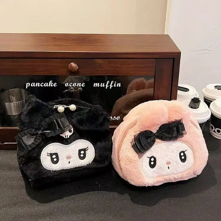Kuromi Melody косметичка большая милая плюшевая косметичка для девочек и женщин дорожный органайзер Kawaii персонажи подарок ручная сумка для переноски
Kuromi Melody косметичка большая милая плюшевая косметичка для девочек и женщин дорожный органайзер Kawaii персонажи подарок ручная сумка для переноски
