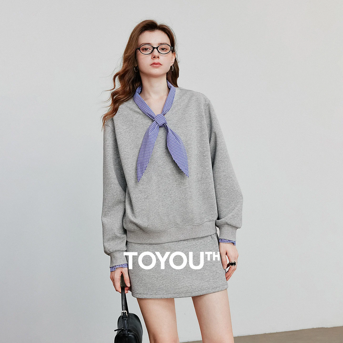 TOYOUTH Women Hoodies Sweatshirt 2025 Autumn New Intellectual Style Fake Two Piece Splicing Grid Tie Cotton Casual Tops
TOYOUTH Women Hoodies Sweatshirt 2025 Autumn New Intellectual Style Fake Two Piece Splicing Grid Tie Cotton Casual Tops