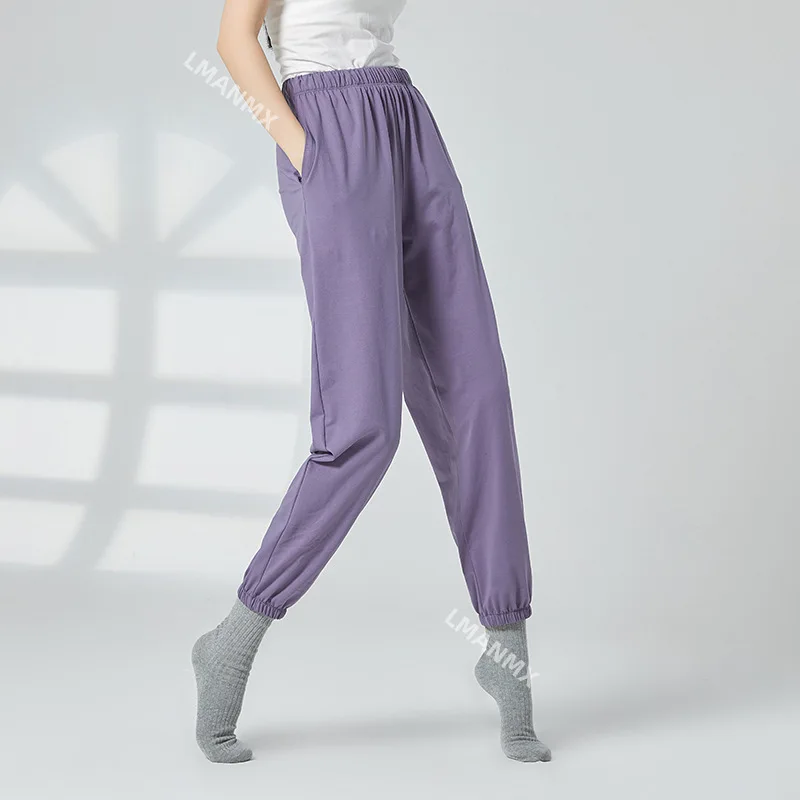 Female Chinese classical dance training outfit with high waist and slimming effect, ankle binding pants
Female Chinese classical dance training outfit with high waist and slimming effect, ankle binding pants