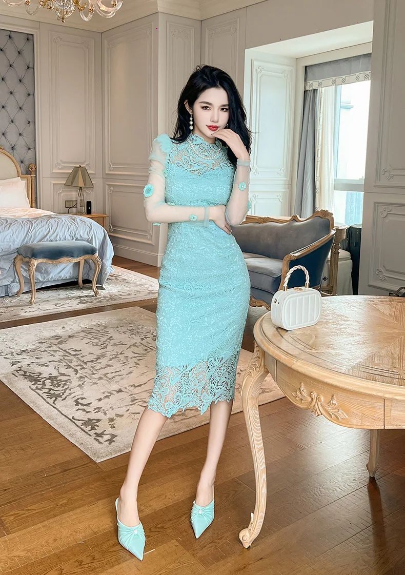 Autumn new French palace style temperament stand collar water-soluble lace hollow slim dress for women
Autumn new French palace style temperament stand collar water-soluble lace hollow slim dress for women