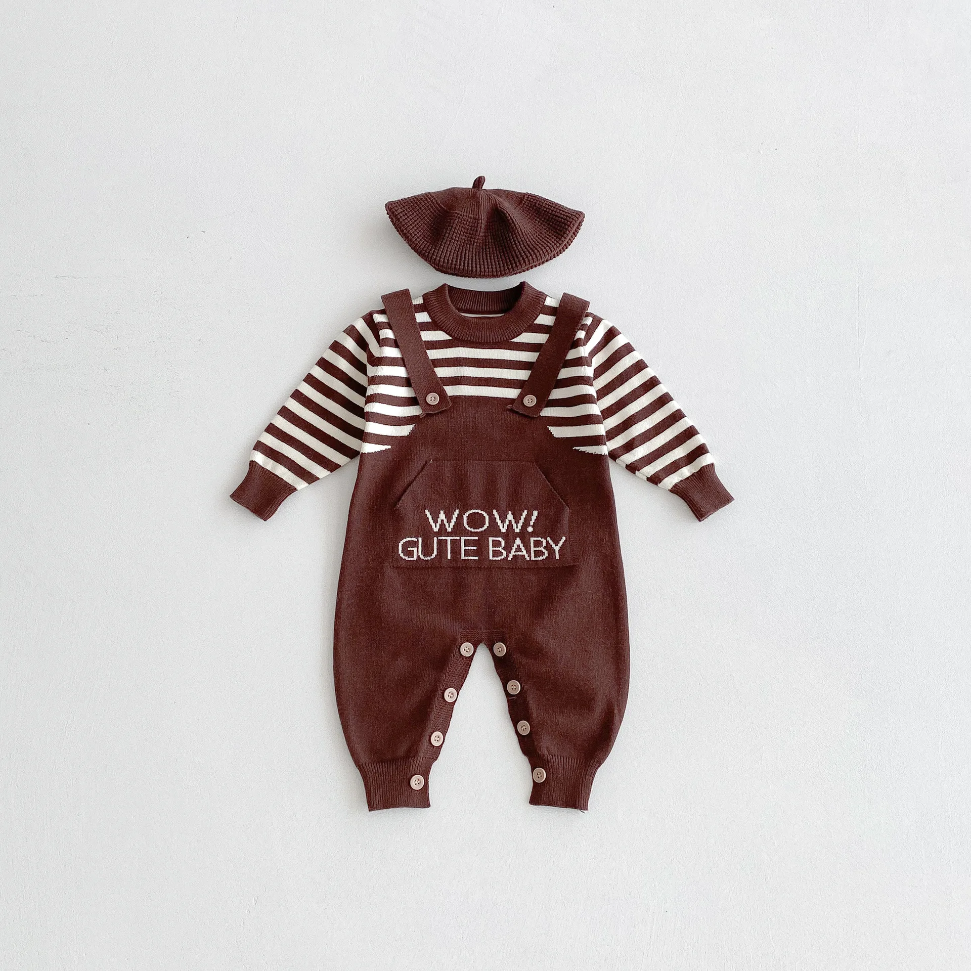 HoneyCherry Autumn Knitted Rompers for Baby Boys and Girls, Perfect for Outdoor Wear – Crawling Suits, Fake Two-Piece Styles
HoneyCherry Autumn Knitted Rompers for Baby Boys and Girls, Perfect for Outdoor Wear – Crawling Suits, Fake Two-Piece Styles