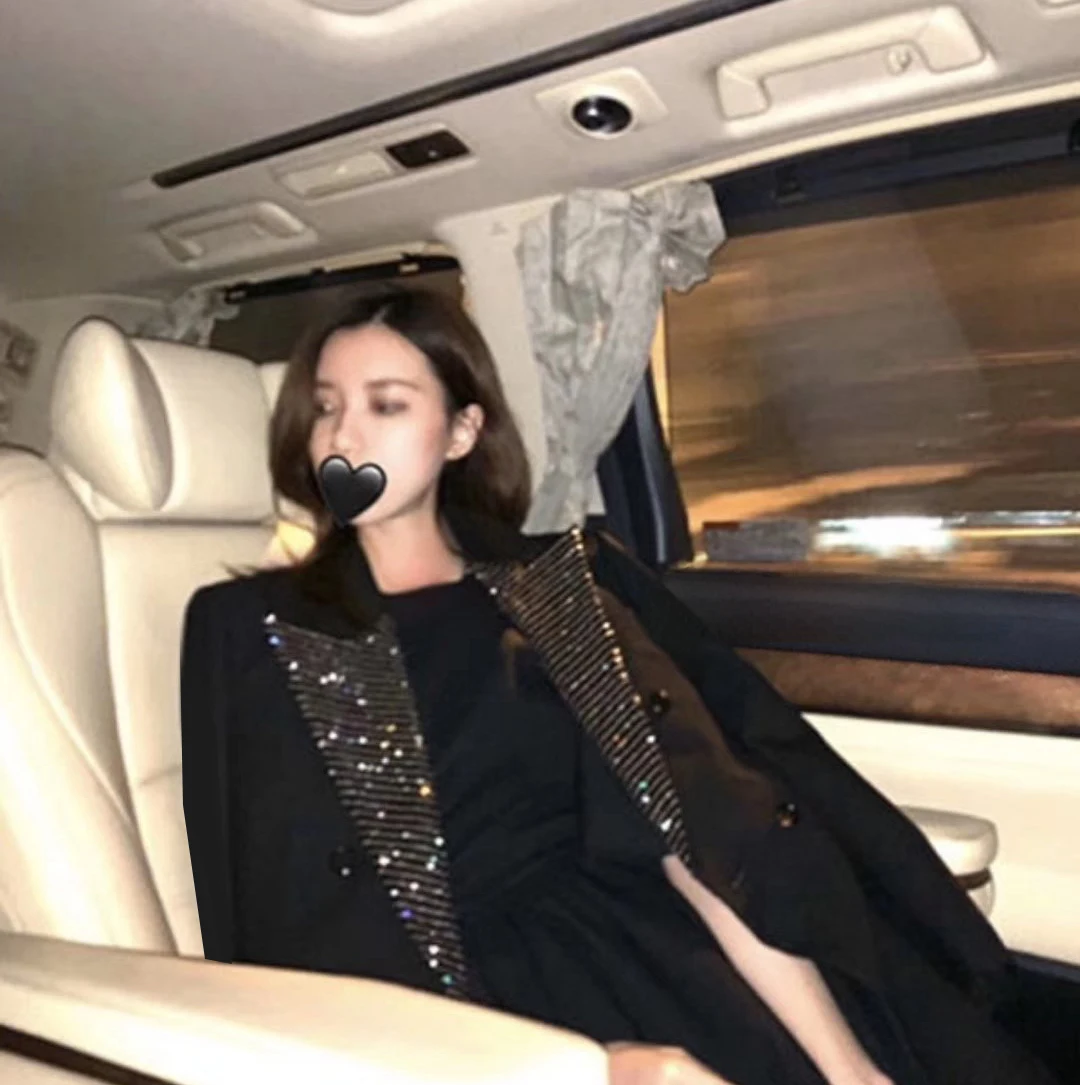 Блестящее шерстяное пальто с бриллиантовой отделкой для женщин, длинное, зимнее, модное, элегантное, сияющее
Блестящее шерстяное пальто с бриллиантовой отделкой для женщин, длинное, зимнее, модное, элегантное, сияющее