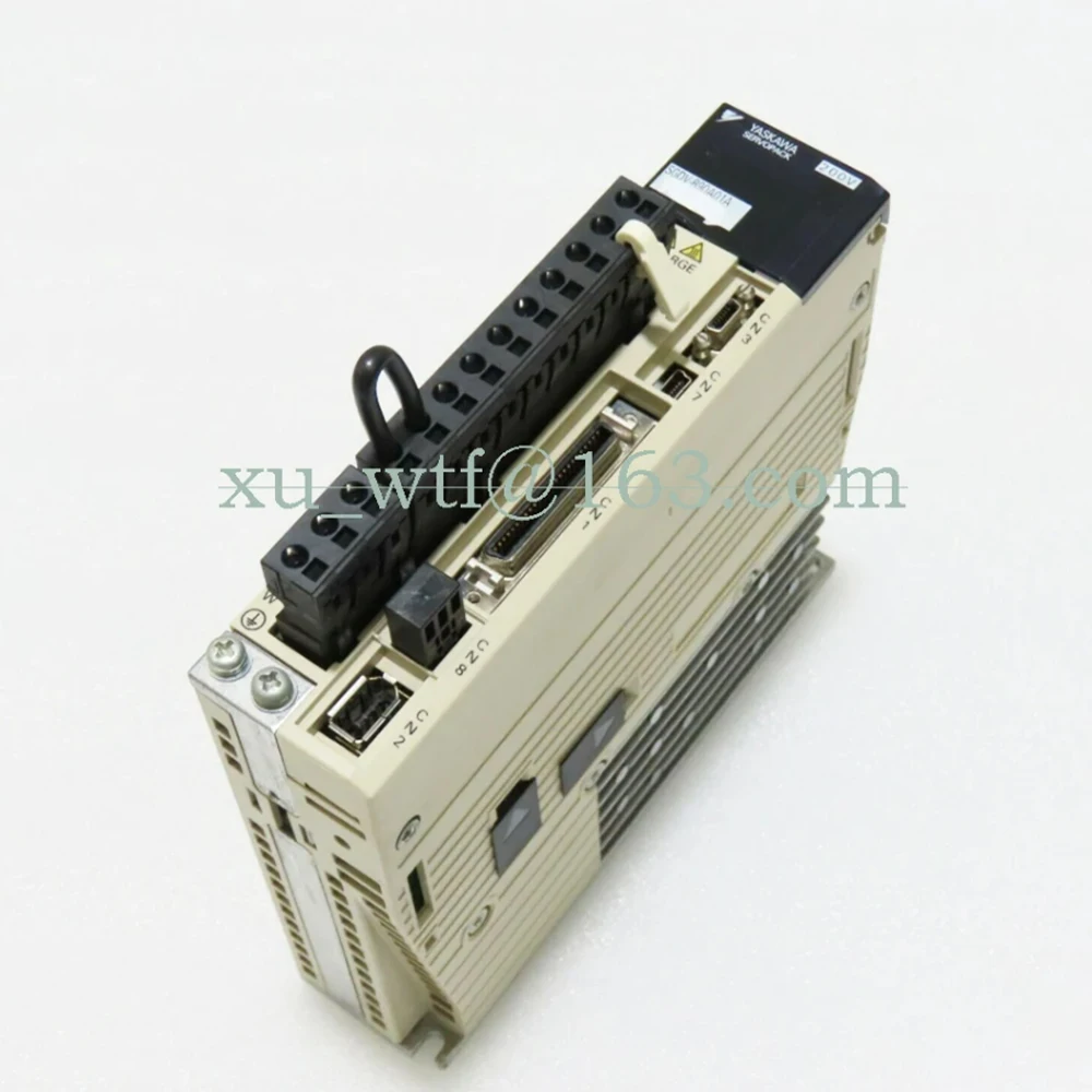 Новый оригинальный сервопривод SGDV-R90A01A
Новый оригинальный сервопривод SGDV-R90A01A