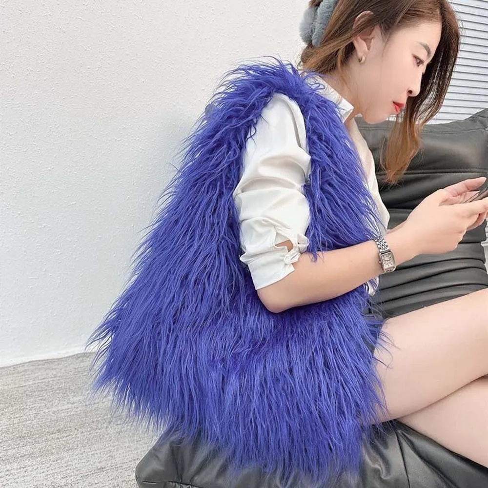 Polyester Stripe Faux Fur Ladies Tote Large Capacity Soft Shoulder Bag Portable Magnetic Button Commuting Handbag Winter
Polyester Stripe Faux Fur Ladies Tote Large Capacity Soft Shoulder Bag Portable Magnetic Button Commuting Handbag Winter