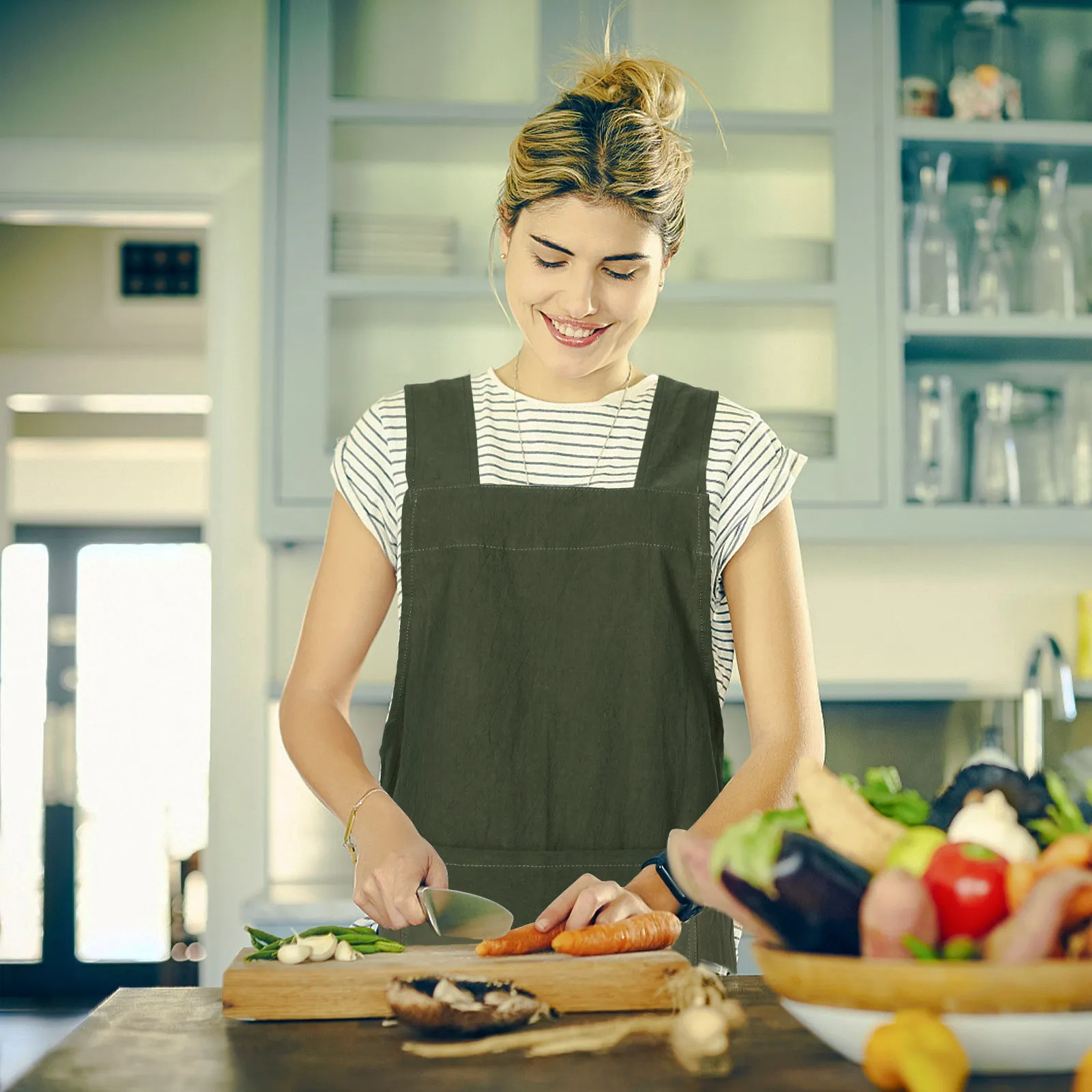 Green Cotton Cross Back Apron Adjustable Multiple Pockets Nail Tech Cooking Gardening Artist Summer No Tie Apron
Green Cotton Cross Back Apron Adjustable Multiple Pockets Nail Tech Cooking Gardening Artist Summer No Tie Apron