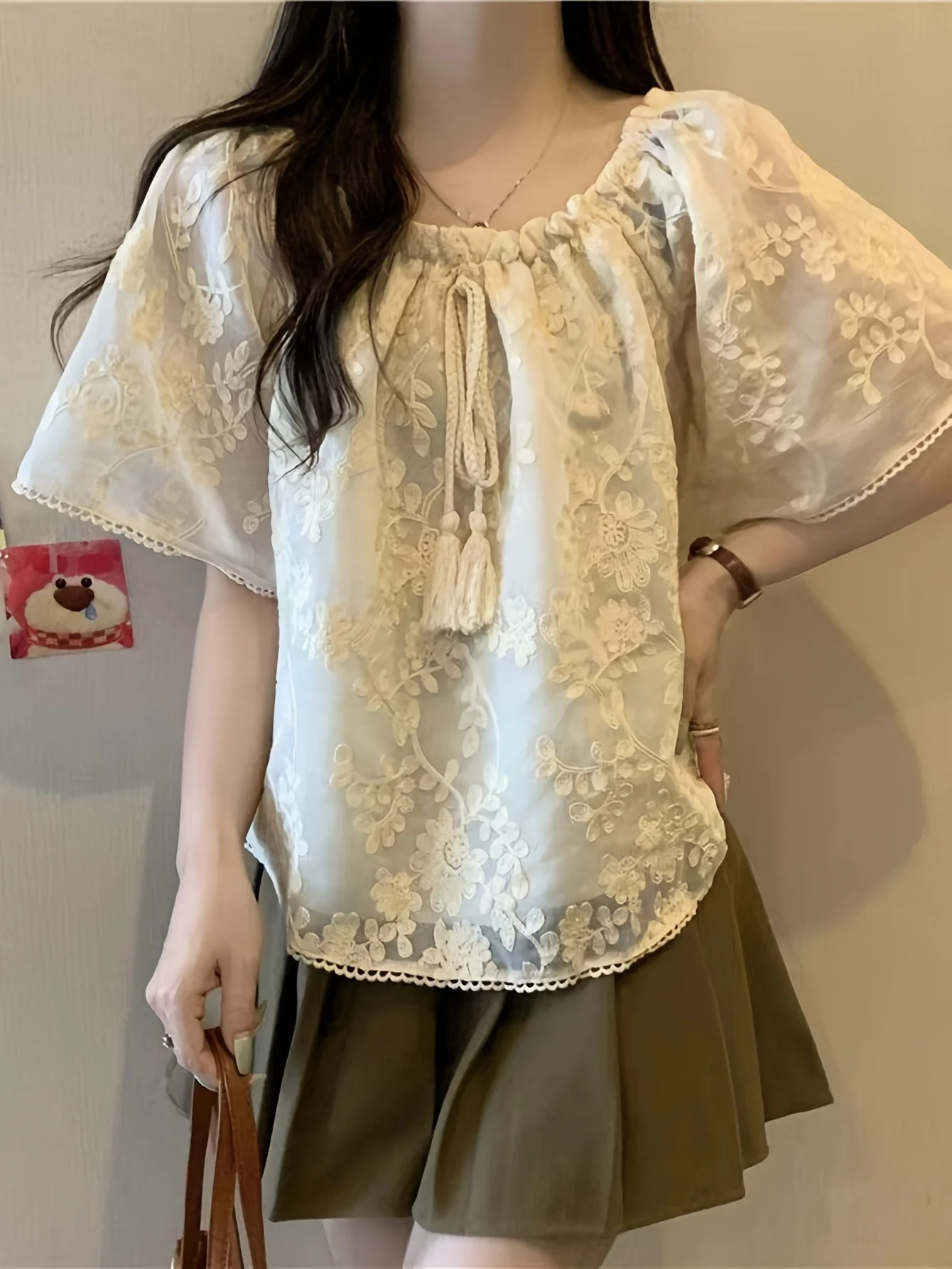 Women's Beige Floral Embroidered Blouse Square Neck Tassel Tie Short Sleeve Casual Top
Women's Beige Floral Embroidered Blouse Square Neck Tassel Tie Short Sleeve Casual Top