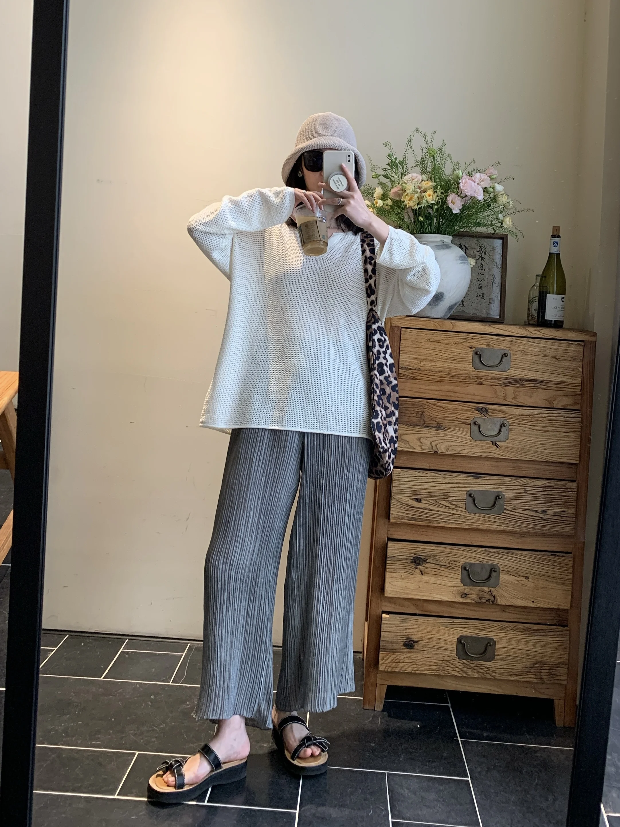 Comfortable Breathable Silk Pants Special Pleated Fabric Korean Sle Commute Straight Leg Wide Leg Pants l Waist
Comfortable Breathable Silk Pants Special Pleated Fabric Korean Sle Commute Straight Leg Wide Leg Pants l Waist