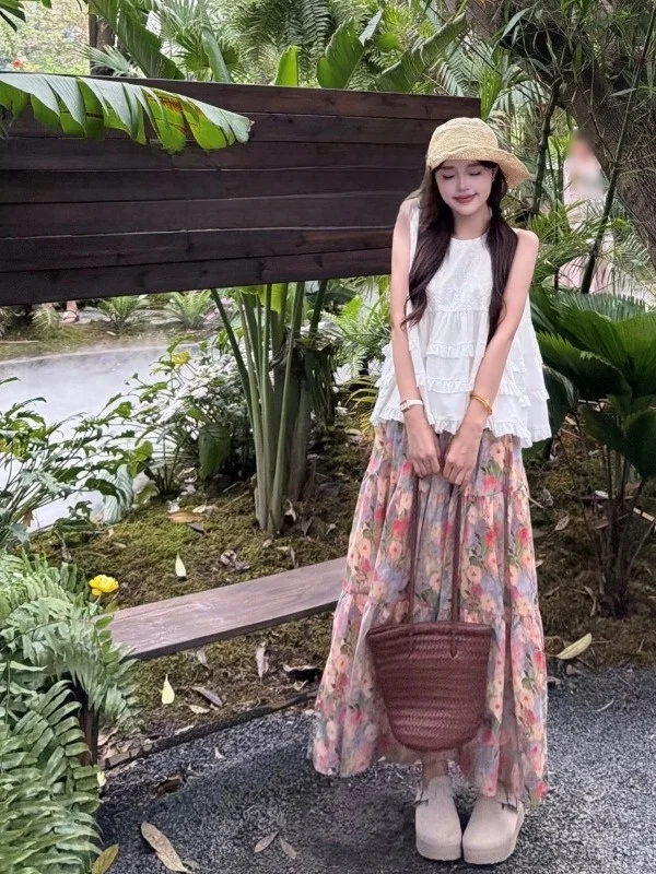 plus Size Summer New Style Lace Print Halter Neck Sleeveless Dress And Top Set High Waist A-Line Skirt Korean Loose Fit Commute
plus Size Summer New Style Lace Print Halter Neck Sleeveless Dress And Top Set High Waist A-Line Skirt Korean Loose Fit Commute