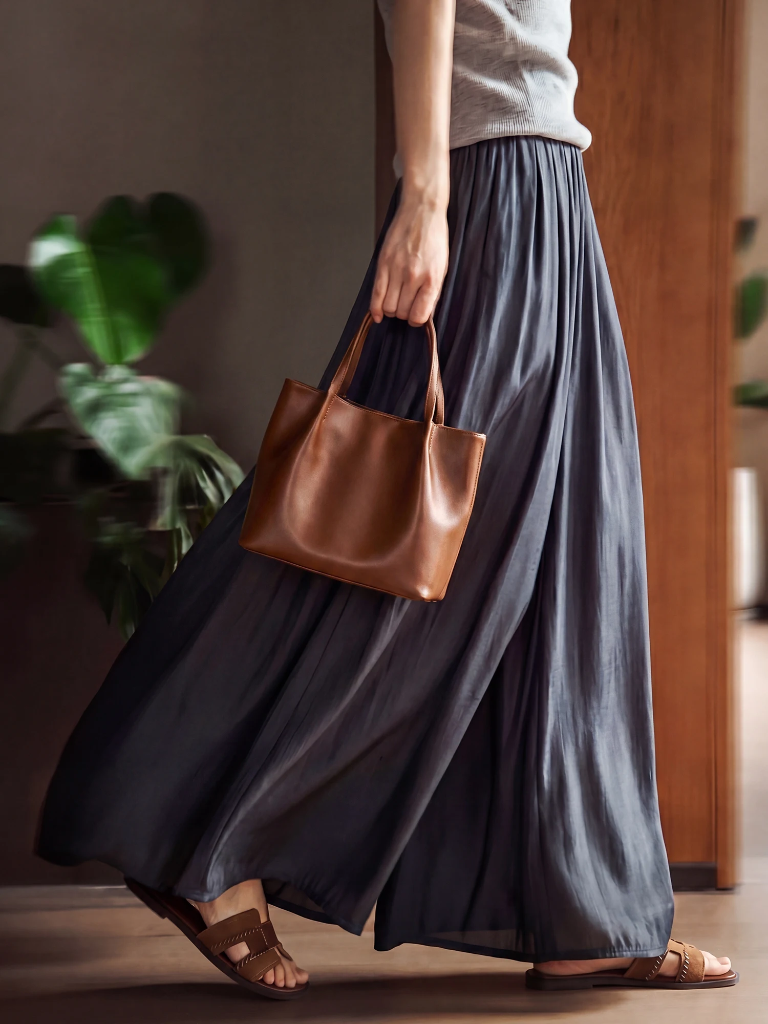 Lightweight Summer Wide Leg Casual Pants Quick Dry Easy to Manage Island Silk Loose Fit Ladies Fashion Natural Waist Polyeste...
Lightweight Summer Wide Leg Casual Pants Quick Dry Easy to Manage Island Silk Loose Fit Ladies Fashion Natural Waist Polyeste...