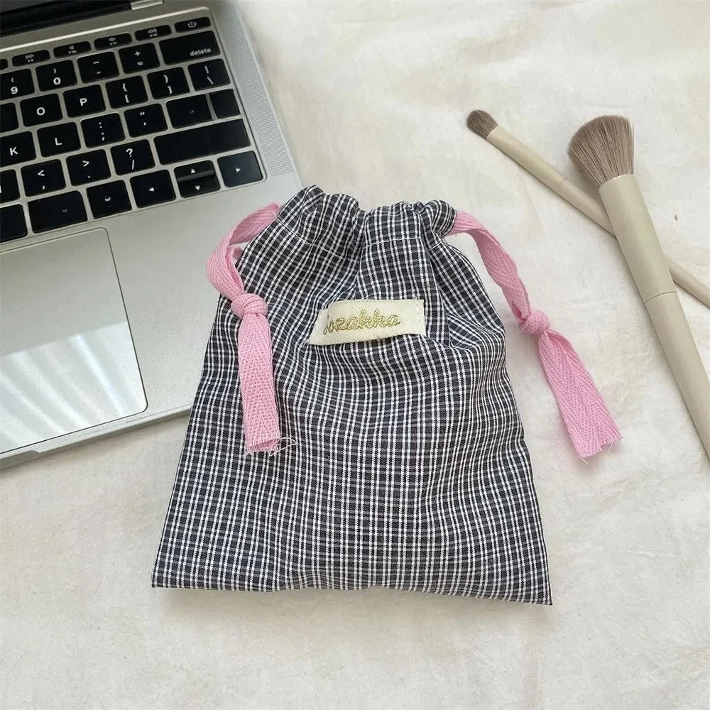 New Checkered Pattern Lipstick Makeup Bag with Drawstring Large Capacity Cosmetic Organizer Pouch Simple Jewelry Handbag Women
New Checkered Pattern Lipstick Makeup Bag with Drawstring Large Capacity Cosmetic Organizer Pouch Simple Jewelry Handbag Women