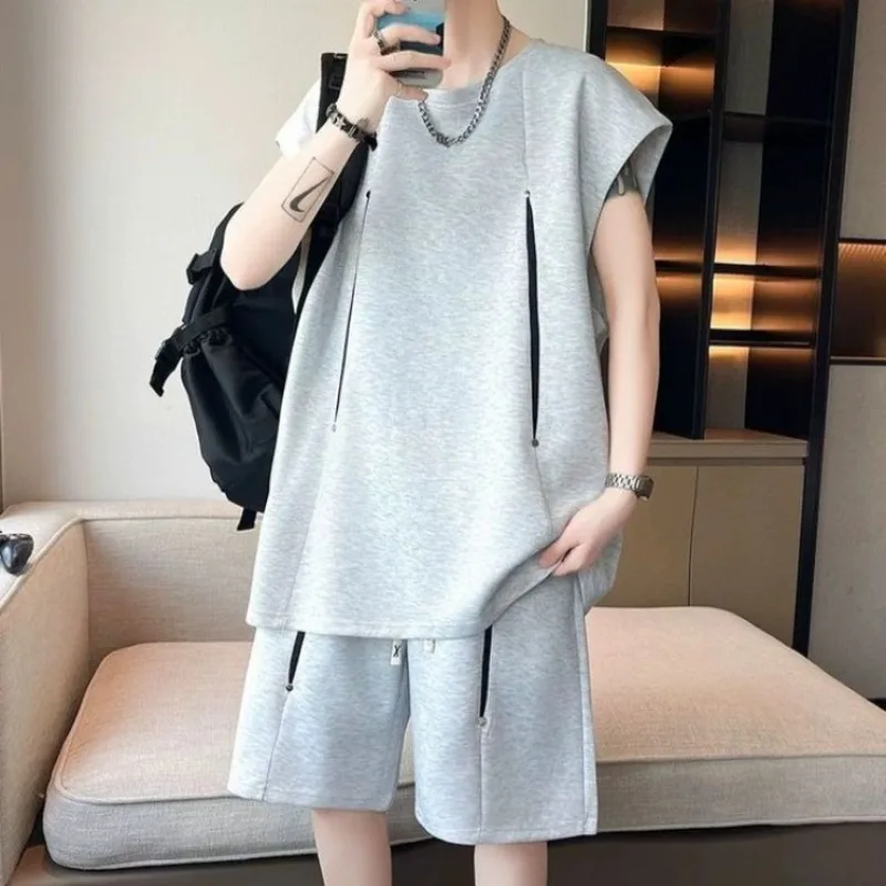 Summer Thin Men's Sleeveless T-shirt Set Teenagers Trendy Loose Versatile Sports Casual Two Piece Outfit for Students
Summer Thin Men's Sleeveless T-shirt Set Teenagers Trendy Loose Versatile Sports Casual Two Piece Outfit for Students