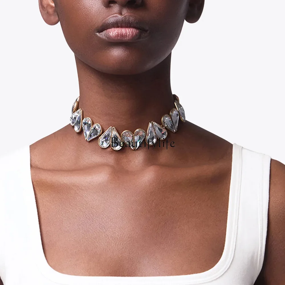 Love chain women's light luxury high-end sense rhinestone fashion versatile European and American accessories
Love chain women's light luxury high-end sense rhinestone fashion versatile European and American accessories