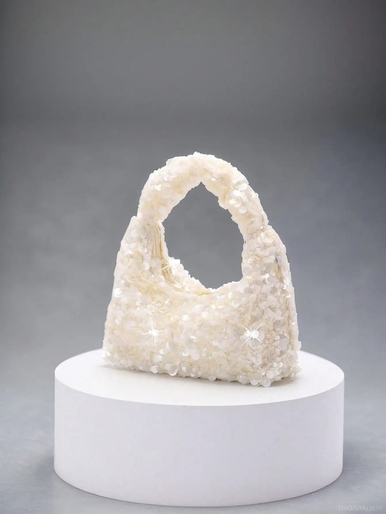 Ivory Sequin-Embellished Top-Handle Mini Handbag for Evening Events
Ivory Sequin-Embellished Top-Handle Mini Handbag for Evening Events