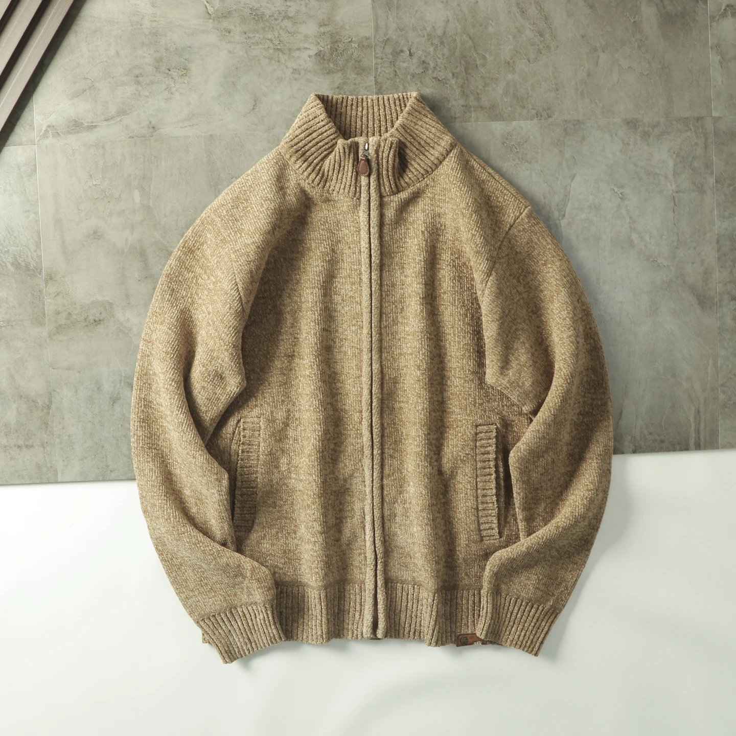 Chenille Fabric! New Autumn/Winter Men's Plush Heavyweight Stand Collar Knitted Cardigan Sweaters Jackets Thermal Warm
Chenille Fabric! New Autumn/Winter Men's Plush Heavyweight Stand Collar Knitted Cardigan Sweaters Jackets Thermal Warm