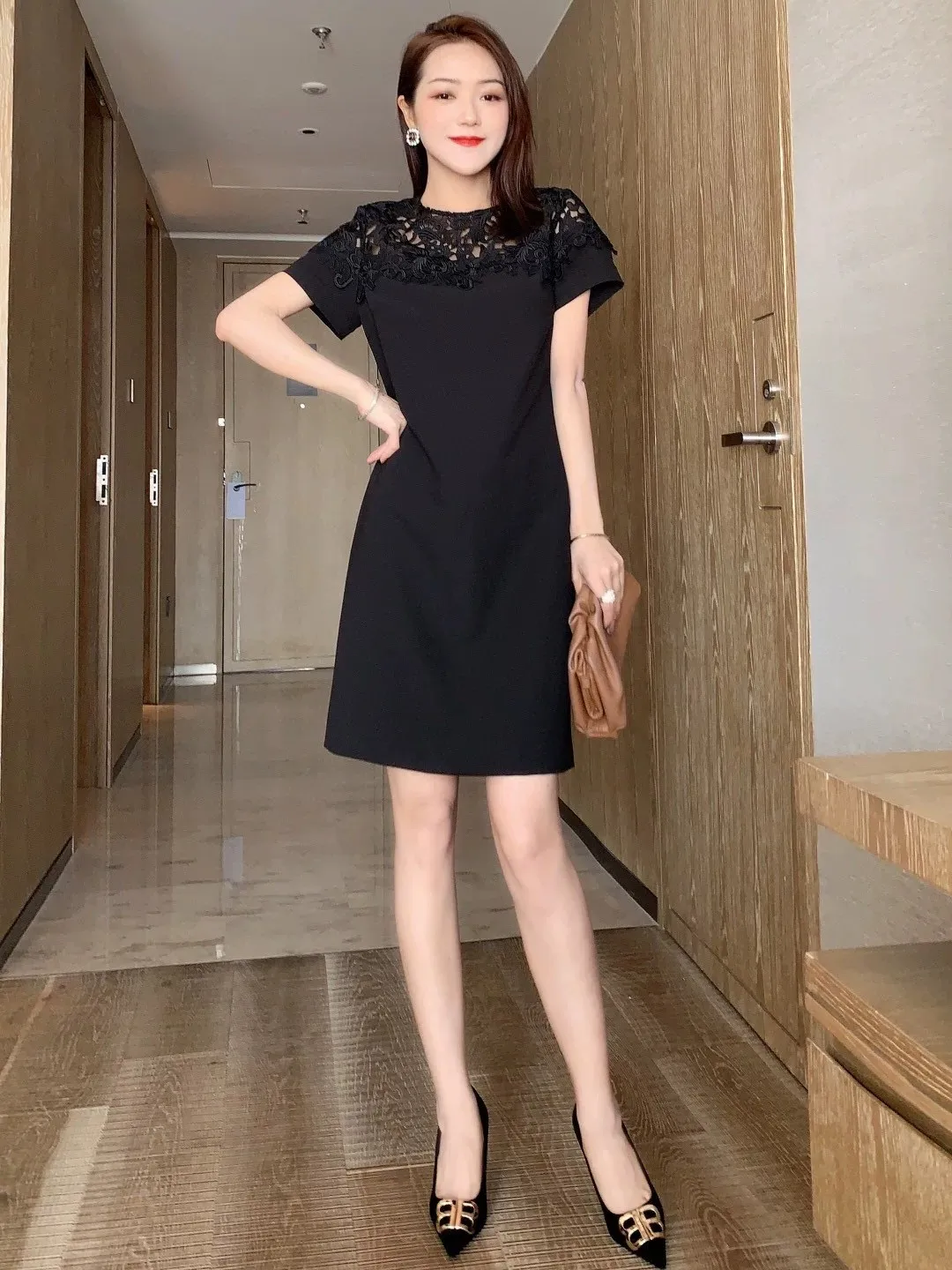 High Quality Lace Splicing Design Sensation Summer New Dress for Women Short Sleeve round Neck A-Line Skirt Commute Style
High Quality Lace Splicing Design Sensation Summer New Dress for Women Short Sleeve round Neck A-Line Skirt Commute Style