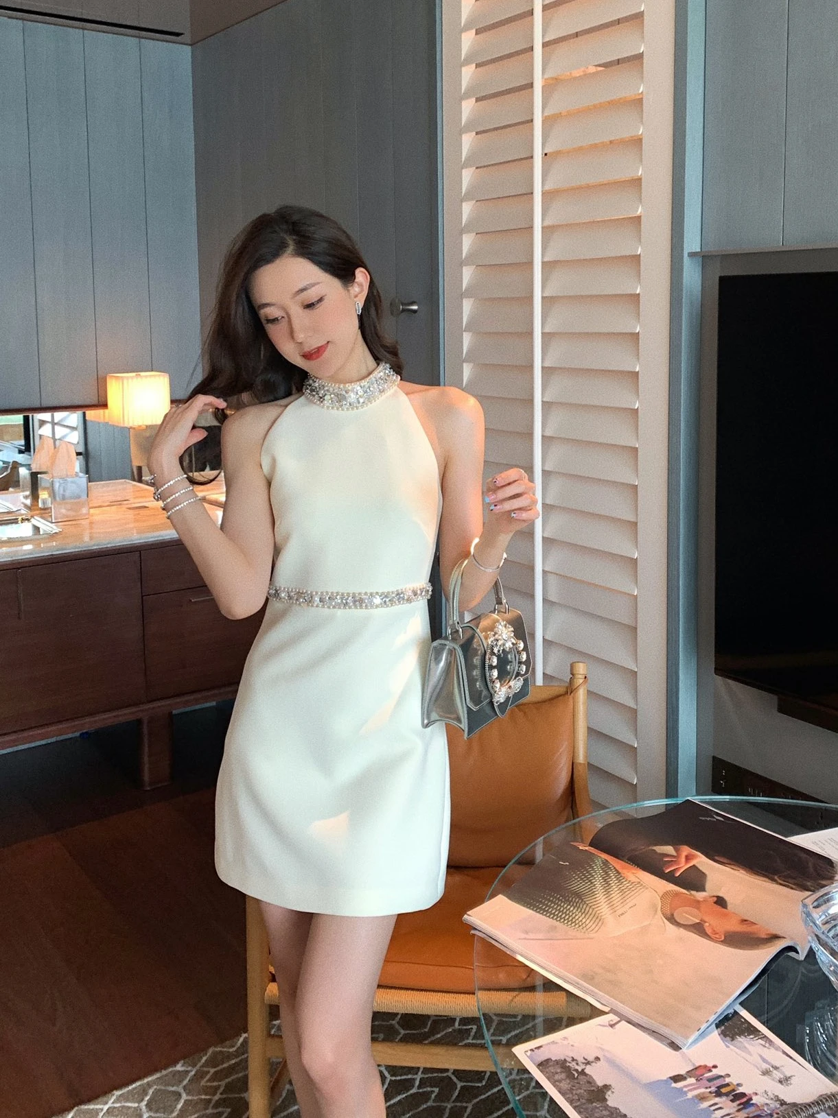 Early Spring 2024 Korean Style Miu Elegant Diamond Glitter A-Line Dress Sleeveless High Waist Neck Hanging Date Night Gown
Early Spring 2024 Korean Style Miu Elegant Diamond Glitter A-Line Dress Sleeveless High Waist Neck Hanging Date Night Gown