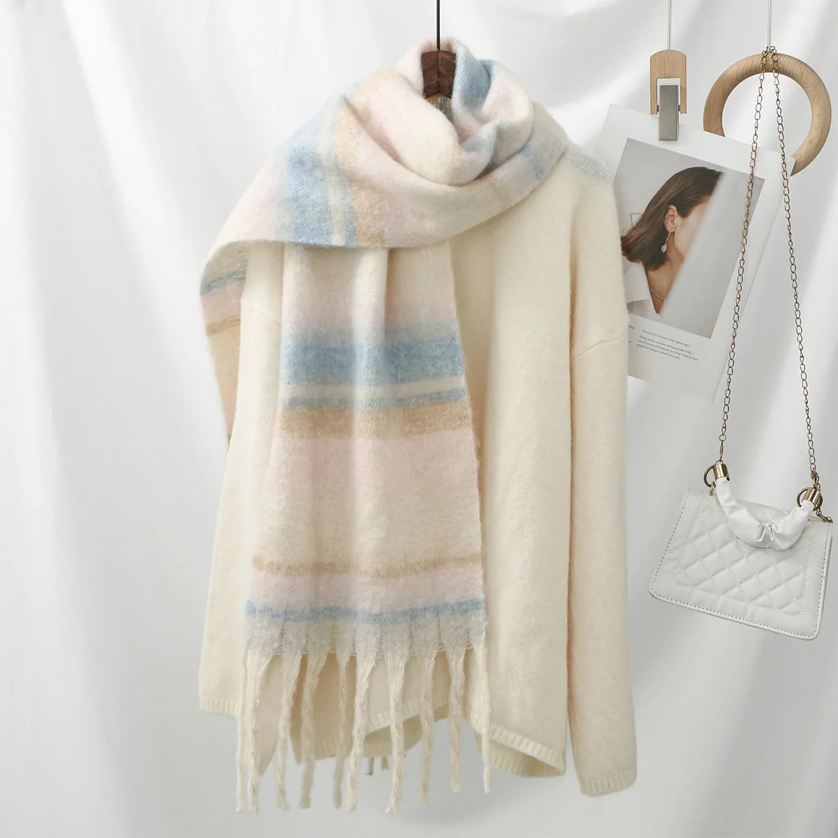 New Autumn and Winter Warm Striped Atmosphere Imitation Cashmere Plaid Fringed Scarf Couple Style, Fashionable Versatile Shawl
New Autumn and Winter Warm Striped Atmosphere Imitation Cashmere Plaid Fringed Scarf Couple Style, Fashionable Versatile Shawl