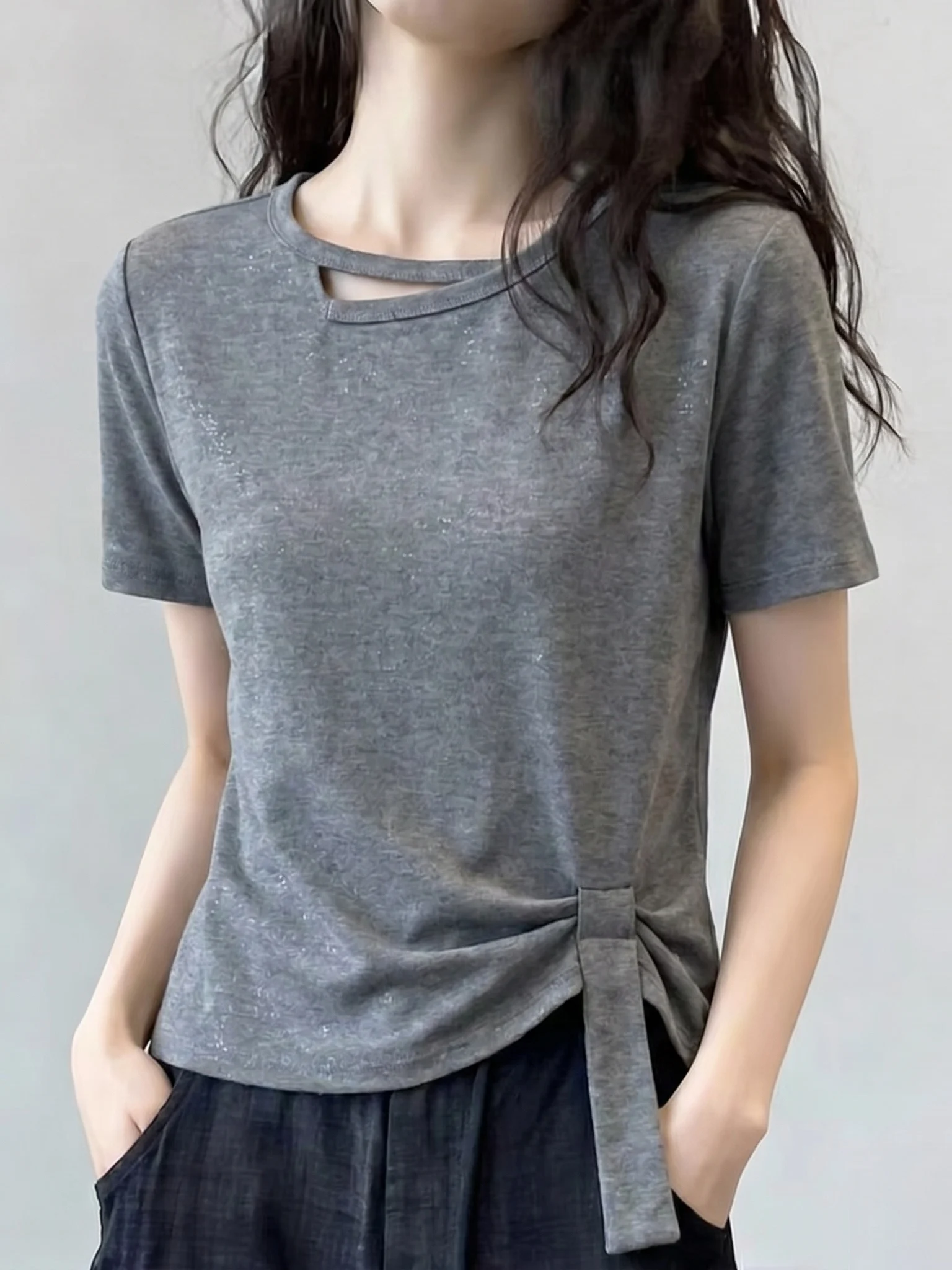 Shiny Grey Short Sleeve T-Shirt Women's Summer New Style plus Size Fashionable Top Asymmetrical Korean Version Commute Wind
Shiny Grey Short Sleeve T-Shirt Women's Summer New Style plus Size Fashionable Top Asymmetrical Korean Version Commute Wind