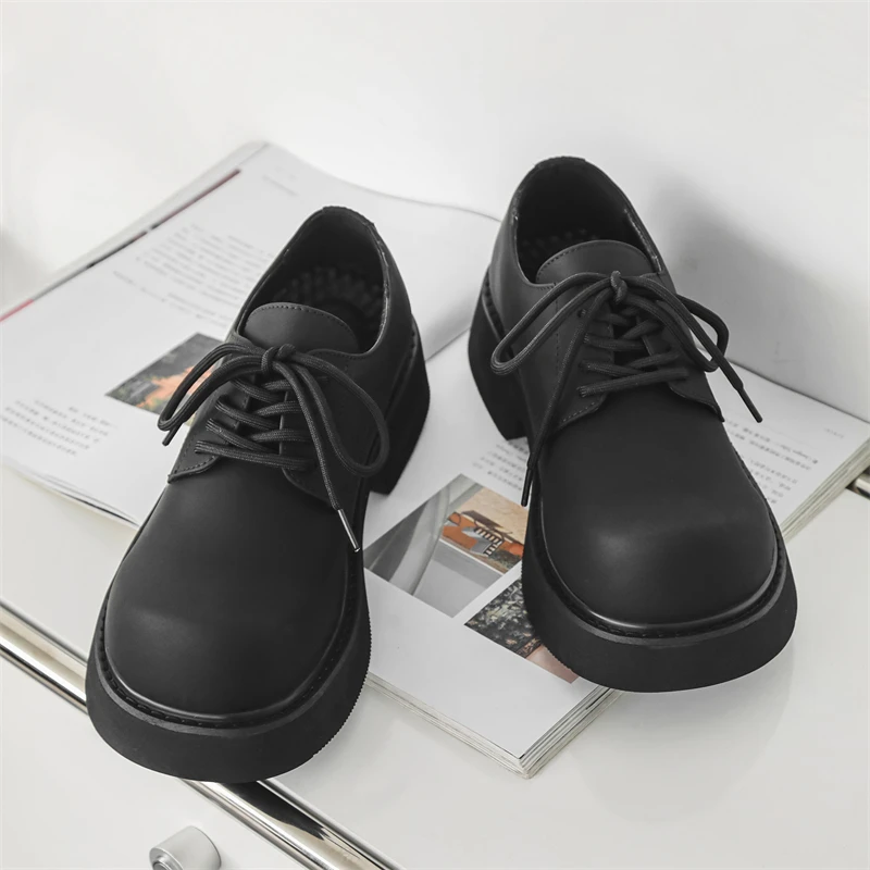 Мужские туфли дерби с круглым носком и Микки, увеличивающие рост, толстая подошва, матовые, нишевые, модные повседневные туфли для пар
Мужские туфли дерби с круглым носком и Микки, увеличивающие рост, толстая подошва, матовые, нишевые, модные повседневные туфли для пар