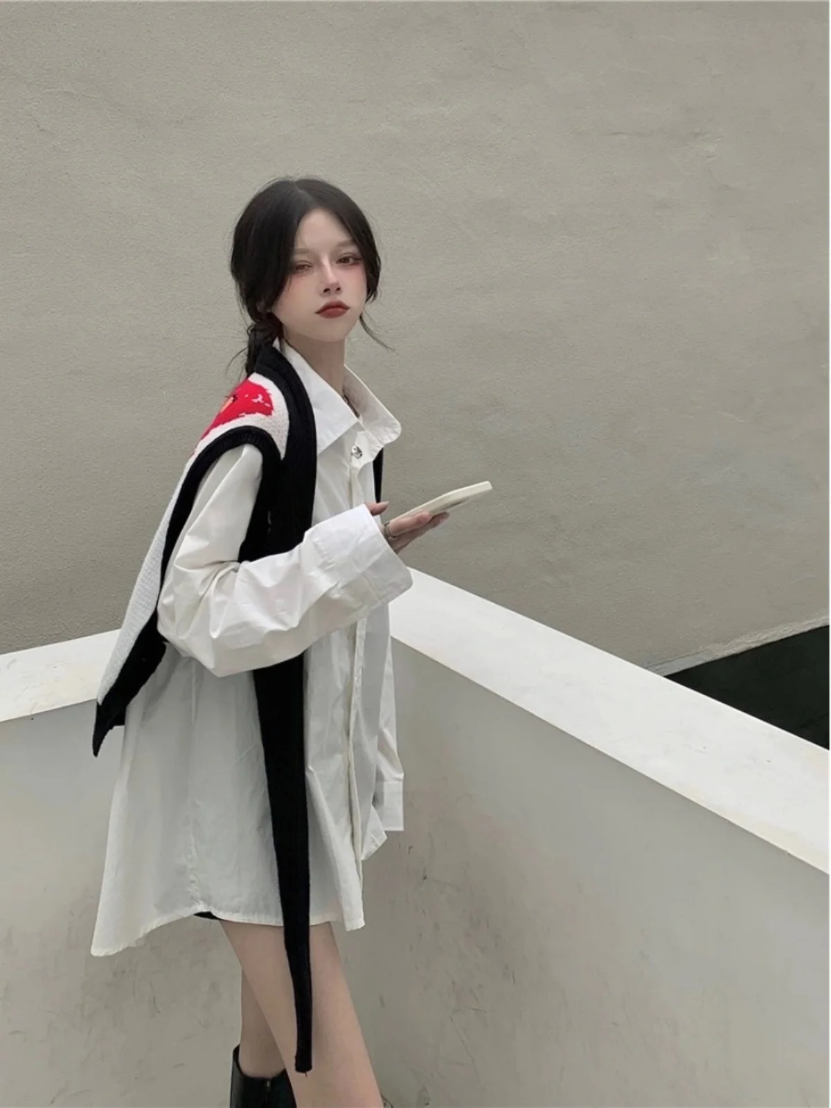 Spring Autumn Knitted Loose Women's Vest Sleeveless Top And Long Sleeve Shirt Two-Piece Set Fashionable Polyester Blend
Spring Autumn Knitted Loose Women's Vest Sleeveless Top And Long Sleeve Shirt Two-Piece Set Fashionable Polyester Blend